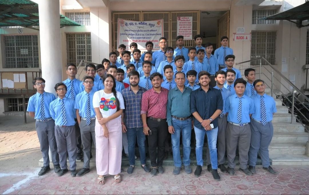 NVrindavan's tweet photo. Interaction with students about climate change Waste management and how they can contribute to a better environment.
#echoninja #projectmathura
#SwachhAmritMahotsav
#HaraGeelaSookhaNeela
#SwachhBhartaMission
@UPGovt
@aksharmaBharat
@NagarVikasUP
@SwachhBharatGov
@anunaya_j https://t.co/T22NpvKelV