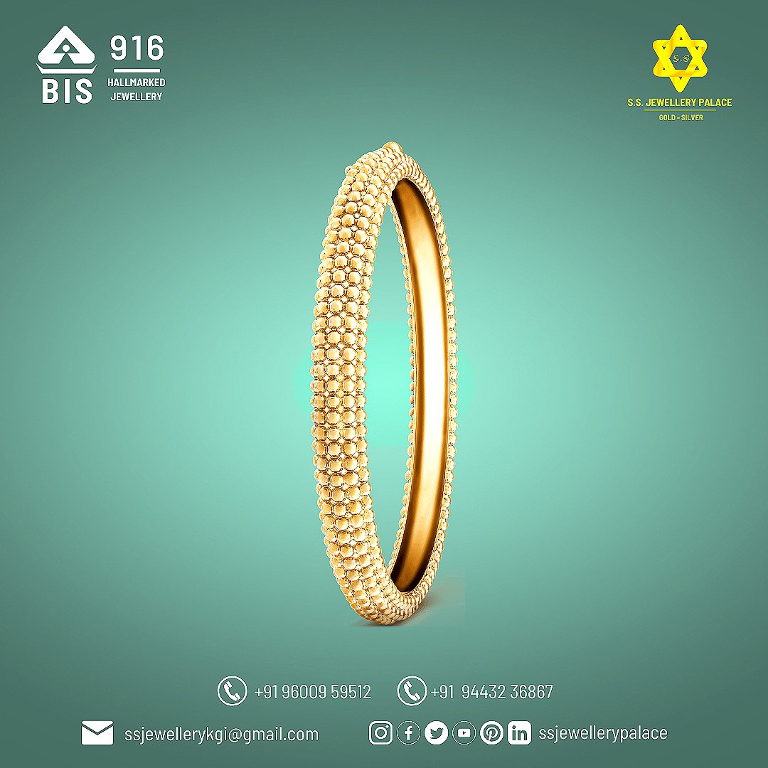 SSJewellery_off's tweet photo. We make jewelry to make you happy.
.
.
.
#bracelet #goldbracelets #designerjewels #goldornaments #goldjewels #goldculture #jewellove #krishnagiri #ssjewellerypalace https://t.co/VWZGGCCct6