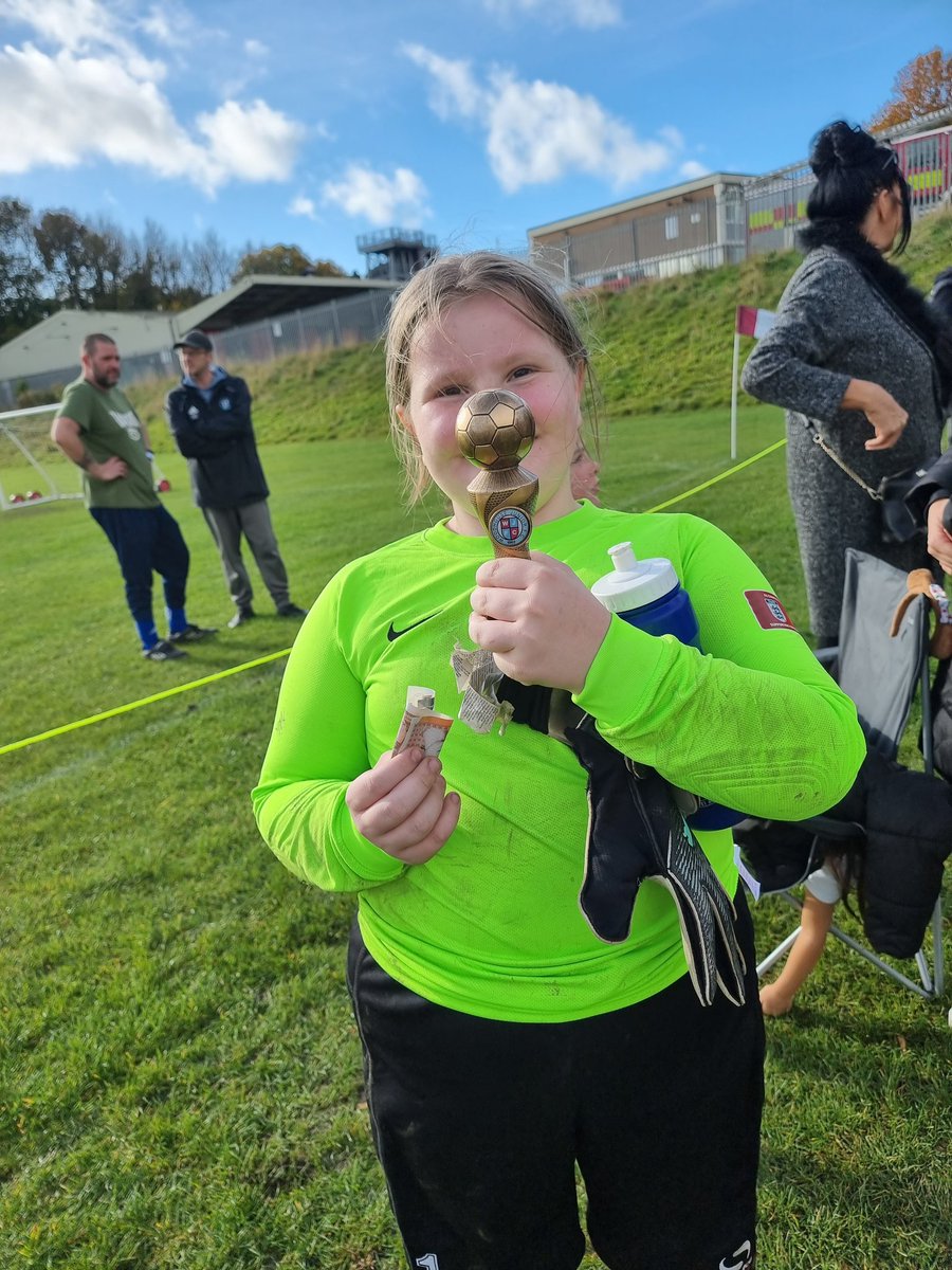 Megs started the half term playing for her football team today. They won and she got awarded "Player of the Match"!!! <a href="/Ballifieldpri/">Ballifield Primary School</a> #halftermhealthyselfie <a href="/Teamgrassroots_/">Grassroots</a> <a href="/woodhousejfc/">Woodhouse Junior FC</a> #letgirlsplay