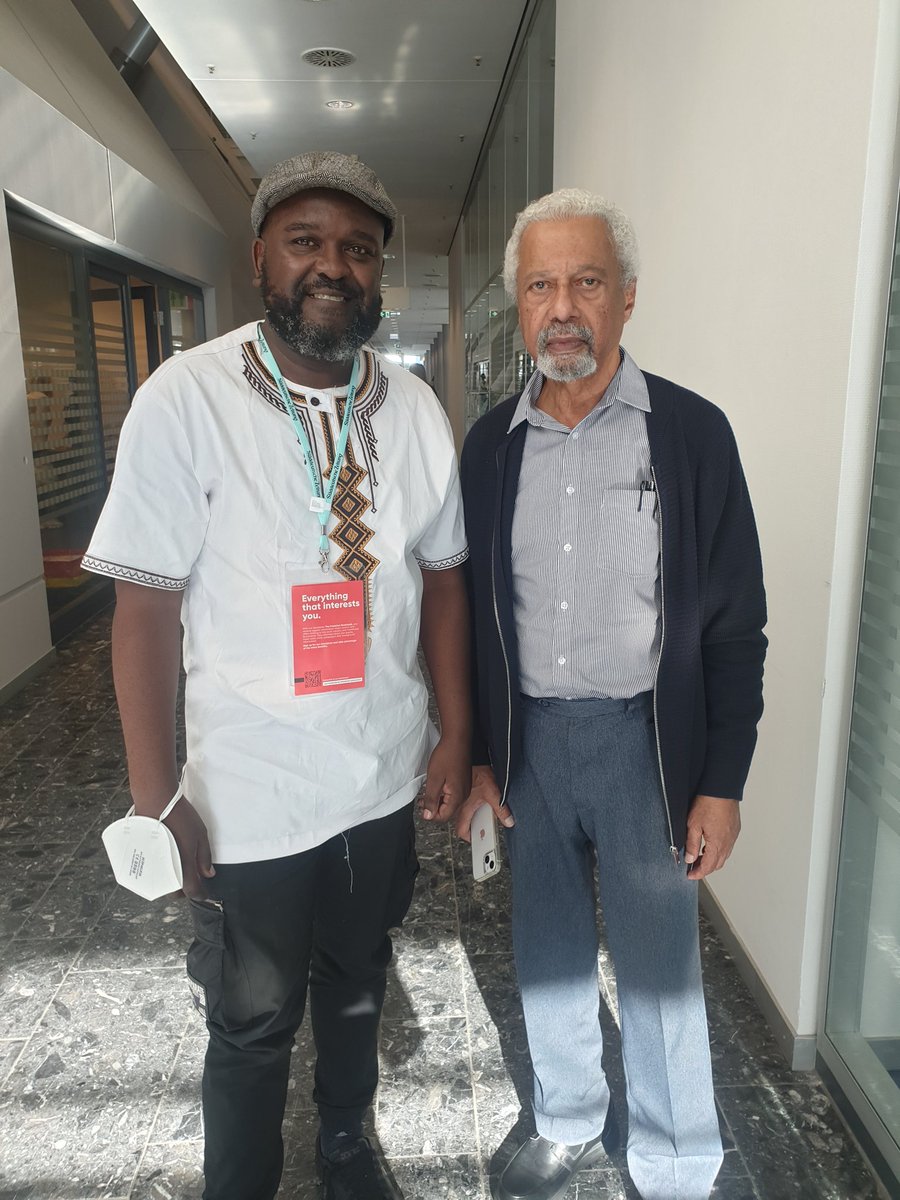 writingafrica_'s tweet photo. A photo with Abdulrazak Gurnah at the #FrankfurtBookFair. #FrankfurterBuchmesse #FBF22 https://t.co/ZUYtEwkhGb