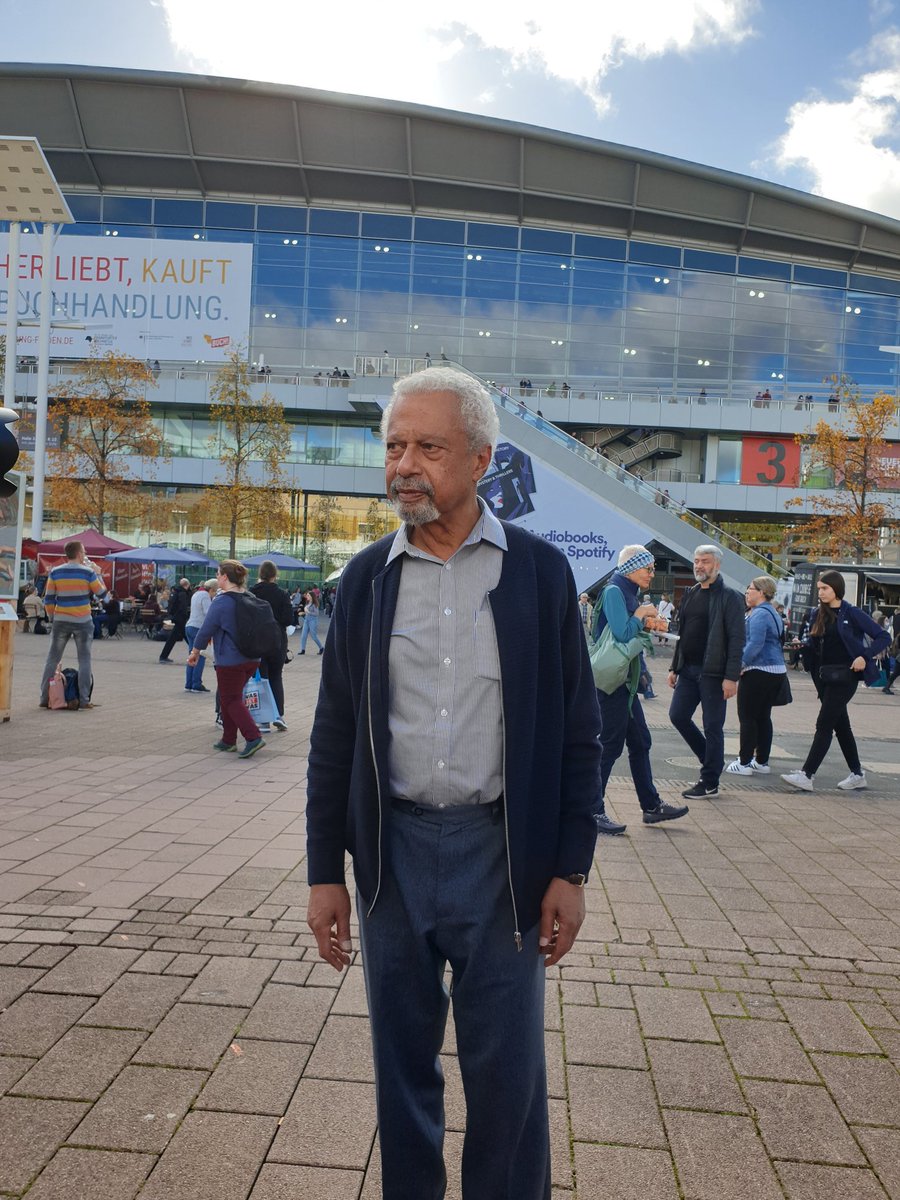 writingafrica_'s tweet photo. Here is Abdulrazak Gurnah at the #FrankfurterBuchmesse. #FrankfurtBookFair #FBF22 https://t.co/ADg9f39eBW