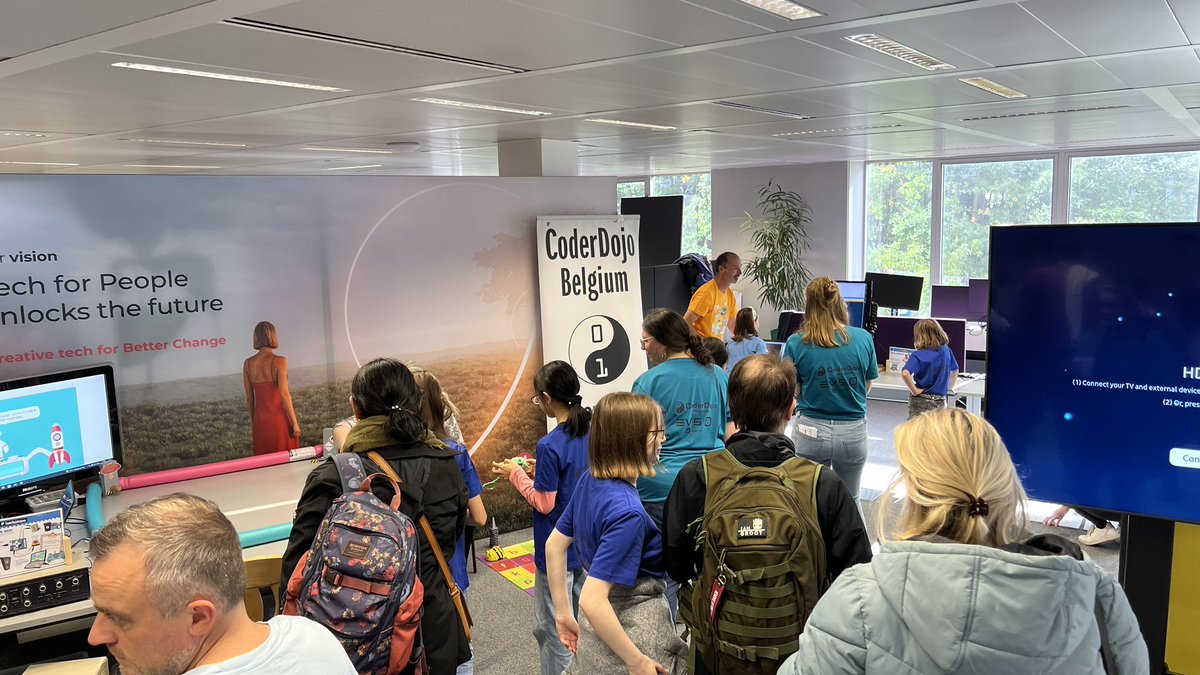 frederikbove's tweet image. Today on #coderdojo4girlz coding is fun @CoderDojoBe @CoderDojo
