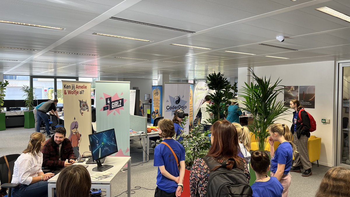 frederikbove's tweet image. Today on #coderdojo4girlz coding is fun @CoderDojoBe @CoderDojo