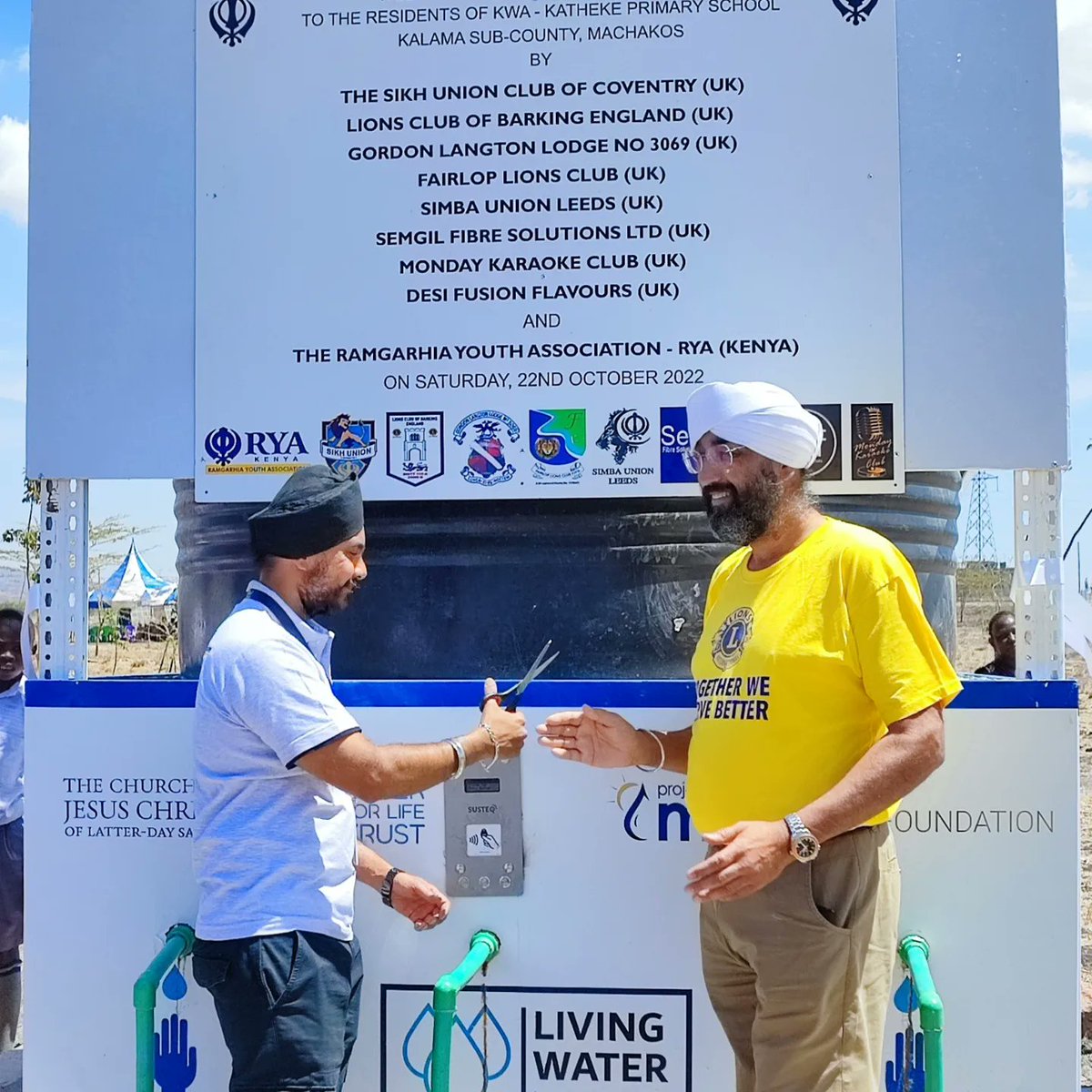 RamgarhiaYouth's tweet photo. Opening of water borehole in Machakos, Kenya.
#sevawithoutboundaries
#sikhsinkenya
#kalasingha
#waterislife https://t.co/0Yvj4O2vr2