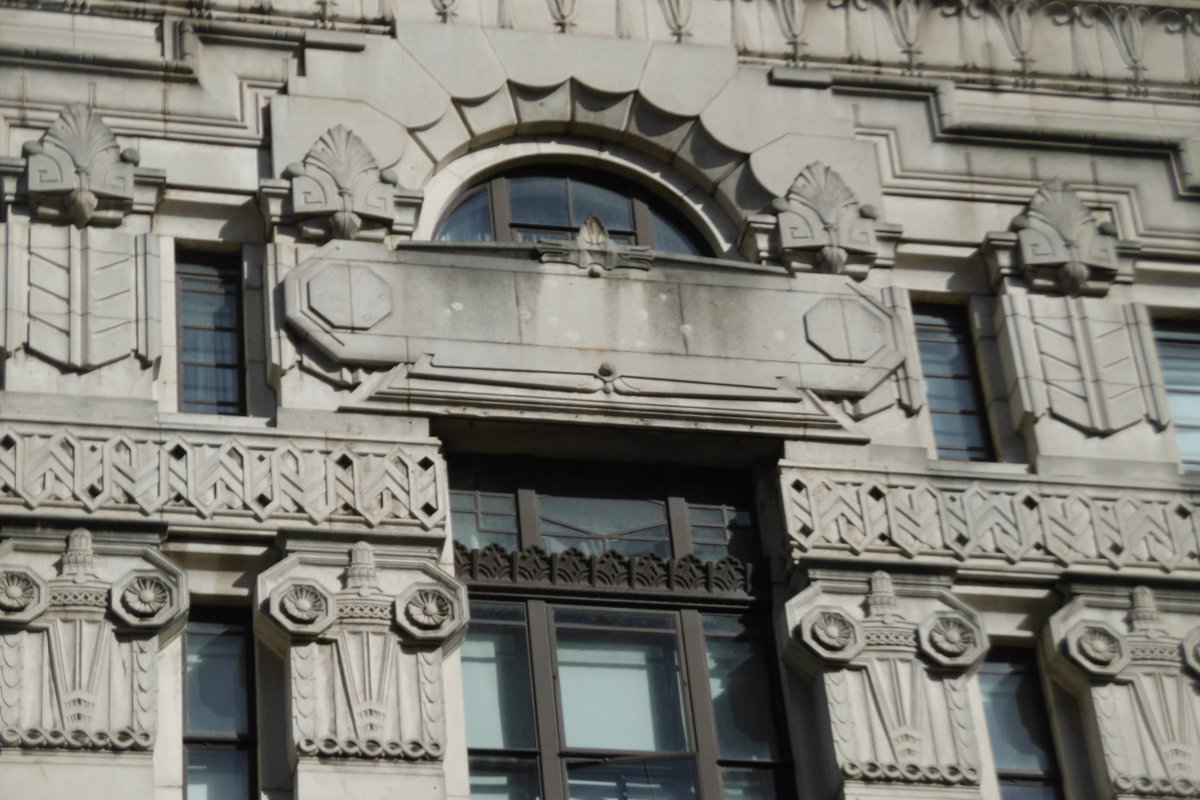 5thLackey's tweet photo. #Glasgow #ArtDeco originally #Burtons on the corner of #BuchananStr & #ArgyleStr original architect #HarryWilson 1929 additions 1938 #RIPierce & #NMartin Listed Grade B https://t.co/4U728tXkyK