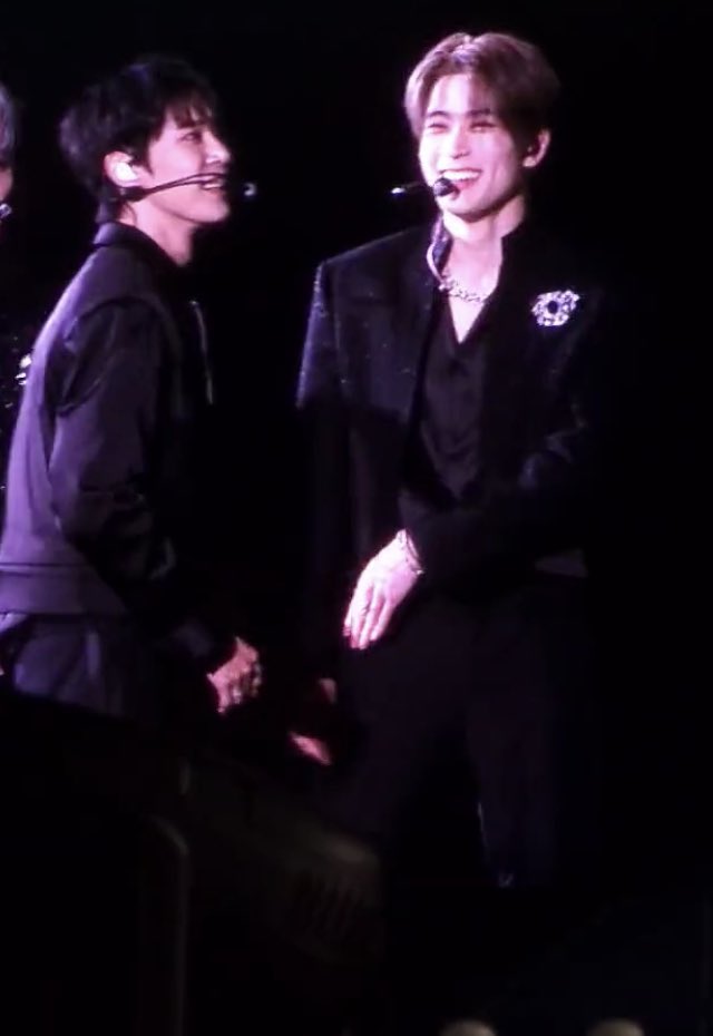 donsjae's tweet photo. a thread of different fancams of this one moment: https://t.co/e3ngHlQhE4