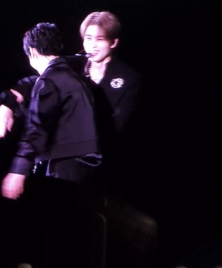 donsjae's tweet photo. a thread of different fancams of this one moment: https://t.co/e3ngHlQhE4