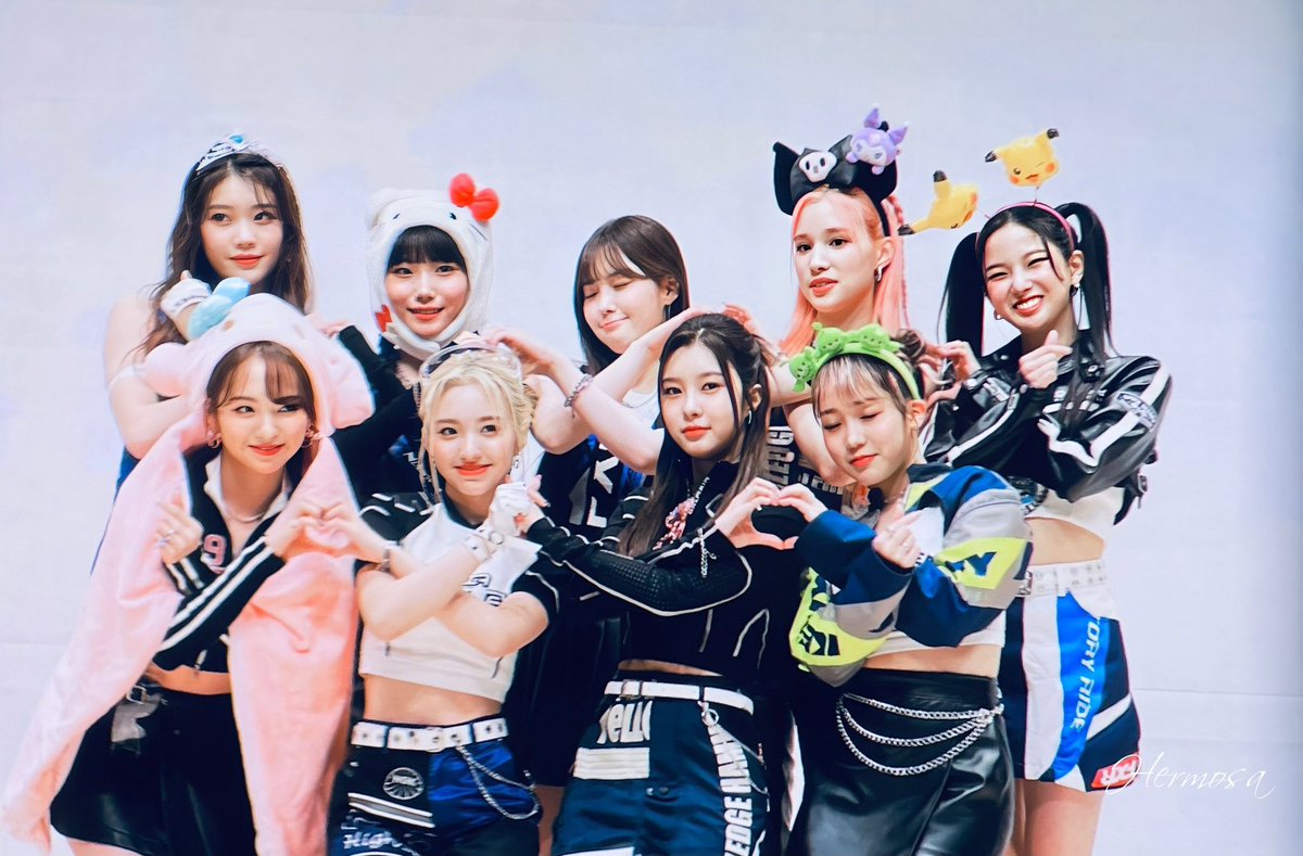 gfsyeun's tweet photo. WORLD STOP https://t.co/3m5RrPbbh7