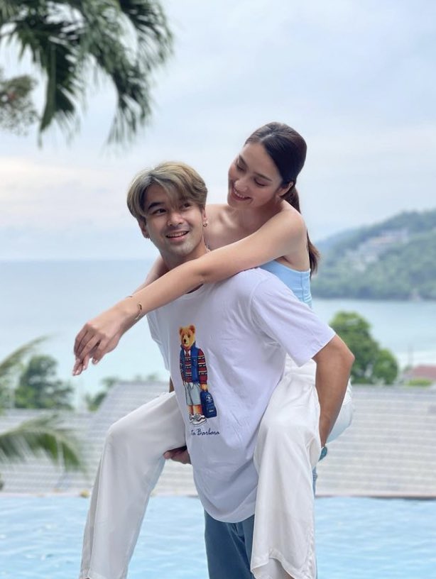 สวยแย่งซีน !!

#ฮาน่าลีวิส นางเอกวิกหมอชิต สาวนครพนมโดยแท้ ร่วมรำถวาย พ่อปู่พญาศรีสัตตนาคราช กับโครงการ #OnemanAndTheriver หนึ่งคนว่ายหลายคนให้ 

สวยหวาน สวยแย่งซีน สวยจริงอะไรจริง 

#ข่าวบันเทิง
#Gossipstar

เครดิต IG : hanalewis