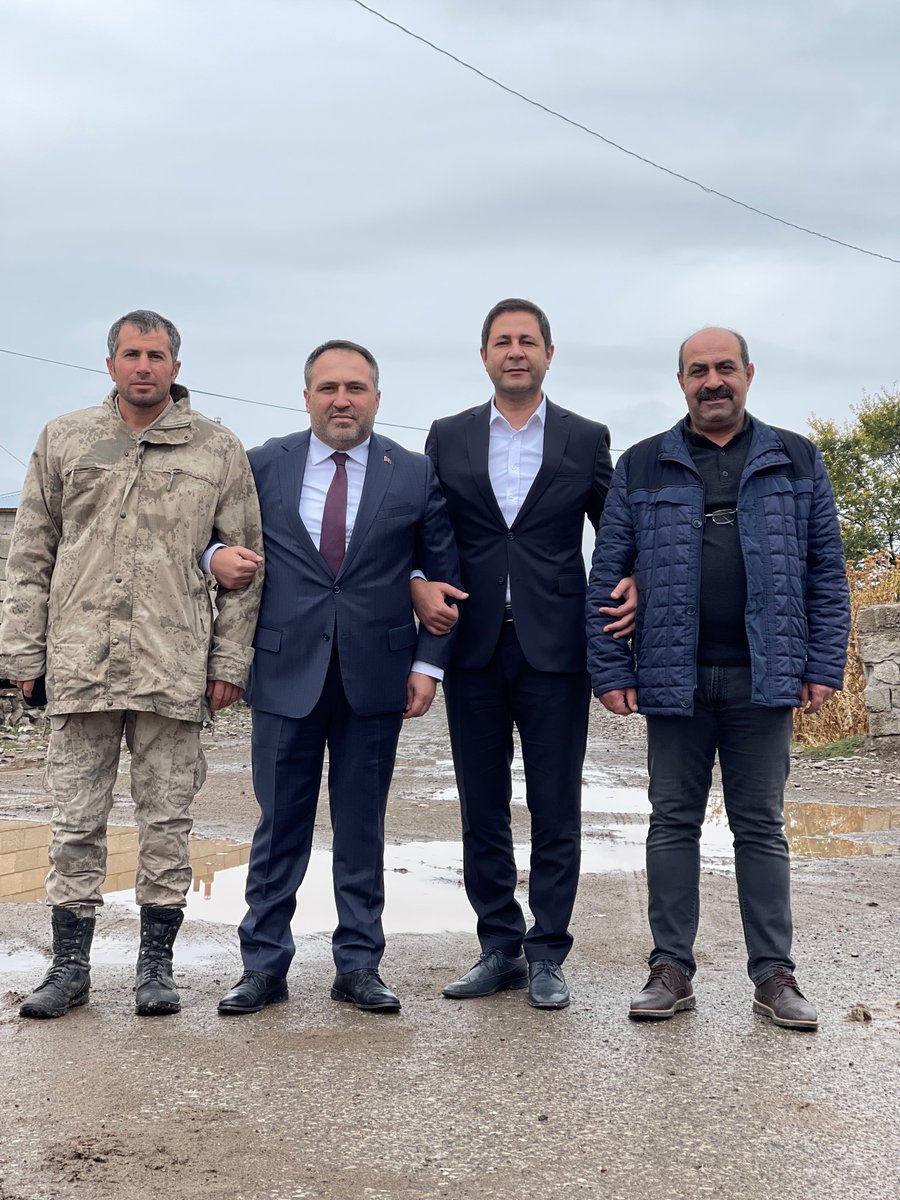 yclblt06's tweet photo. Ağrı İli #HIDIR köyünde köylülerimizle biraraya geldik.
Sobamızı yaktık.
Sobanın başında dertleştik, kucaklaştık, hasbihal ettik. https://t.co/8G7akq6rGX