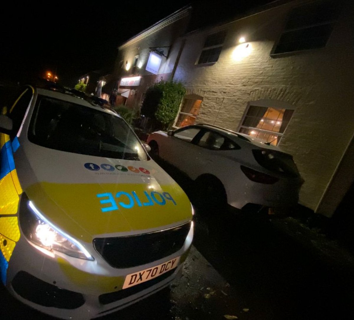 Last night @sstaffspolice S/Sgt was on duty showing a Hi-Vis presence in and around our rural towns and villages.
Showing a policing presence in #Bobbington here as a part of #OpBormus. Prevention before detection! 🚔

#OneTeam #SpecialConstable #SpecialContribution