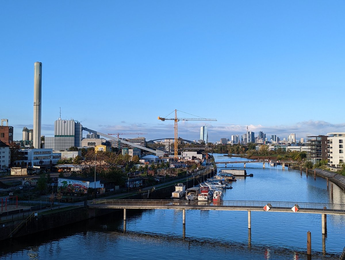 RussiaOnlineInc's tweet photo. Good morning Frankfurt! After yesterday's rain, it's clear and cool. #fbf22 #FrankfurtBookFair https://t.co/lIEECcfF2J