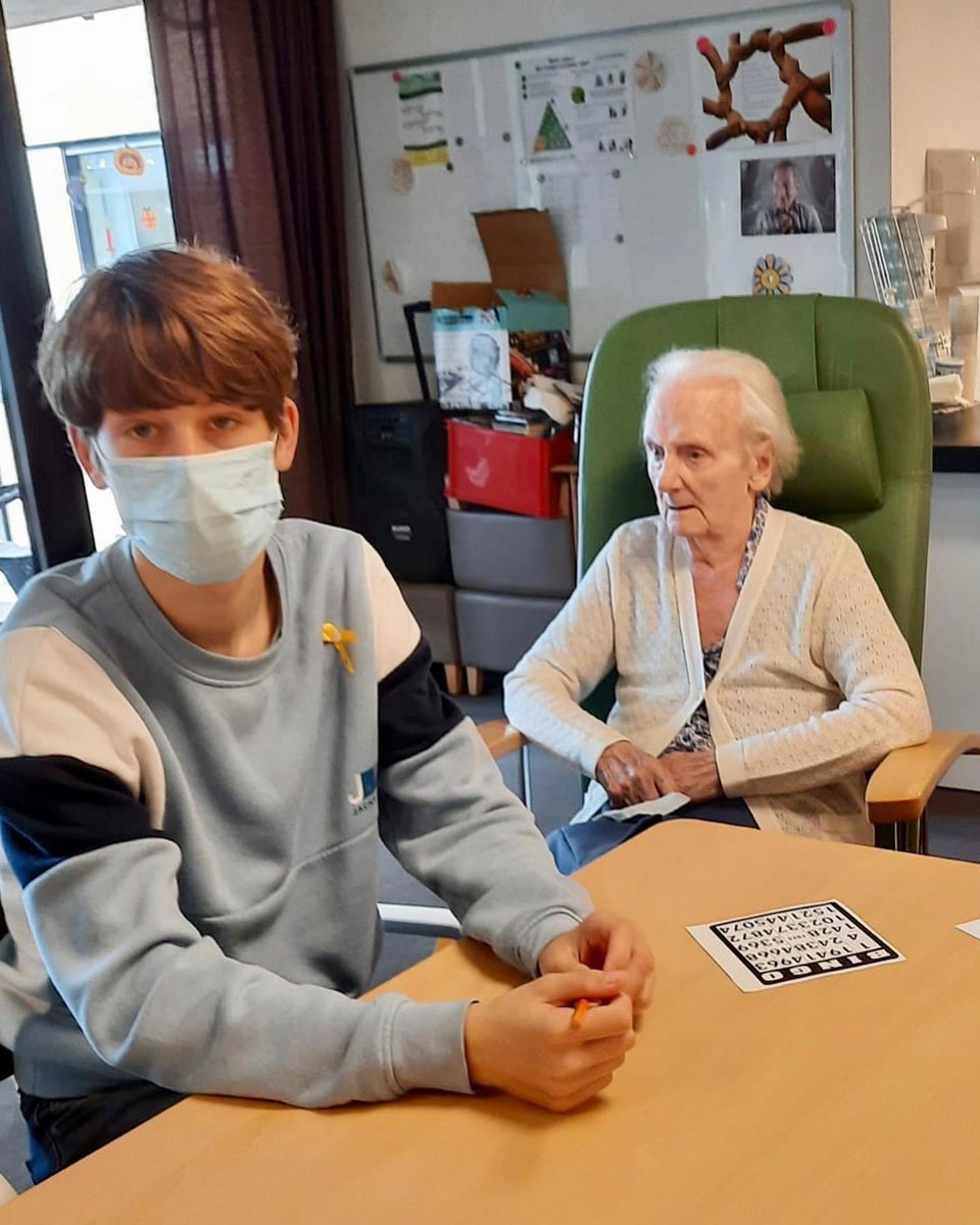 ZorgsaamZKJ's tweet photo. Jong geweld in huis! Donderdag kwamen Tiele en Daan, 2YOUCA-studenten in #wzc Onderdale helpen! 🤩 

#YOUCA22 #samenzorgenvoorelkaar #hierzorgikvoor https://t.co/xWiKjgl3Gb