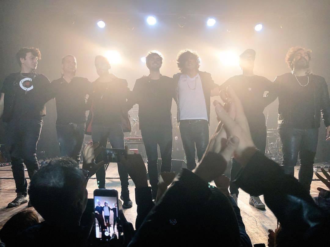 ValeBono92's tweet photo. …e niente, tra i ricordi mi è uscita l’ultima data del #VietatoMorireTour a Torino del 2017 ♥️ #RicordiBellissimi @MetaErmal @montanari_marco @luca_brizzi @robipace @AndreaVigentini @BassiEmiliano @dinorubini https://t.co/5Qx2g98my5