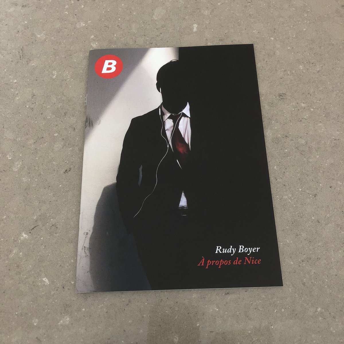 bump_books's tweet photo. Zine #43 À propos de Nice by Rudy Boyer. Nov 2020. #Nice #France #photozine #bumpbooks https://t.co/Cl9tvGBIuV