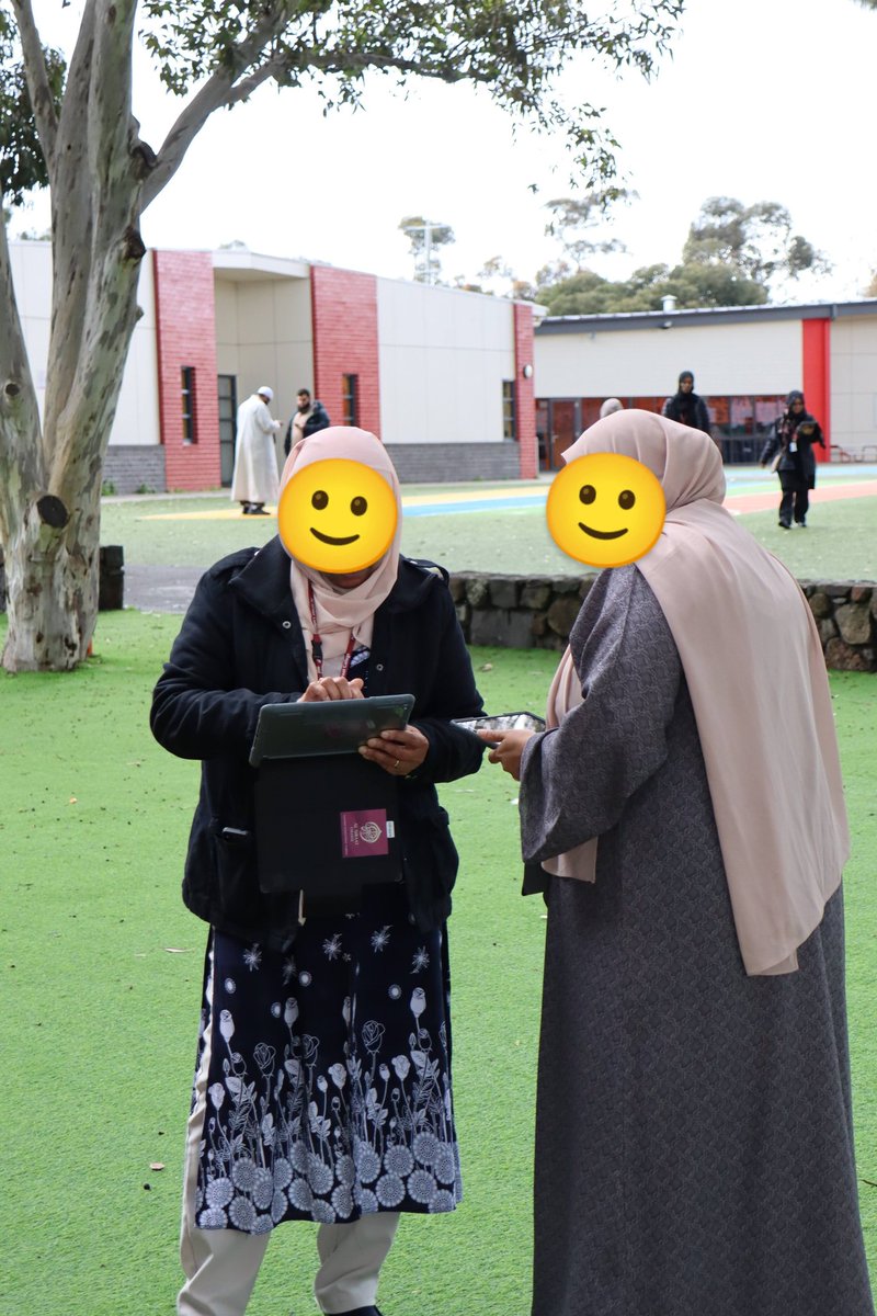 suffian_amin's tweet photo. Just completed a whole school Professional Learning series on how the iPad can be used to engage students in their learning. It's fantastic to see teachers having a go and embracing digital learning! https://t.co/PCQqNLnfvz