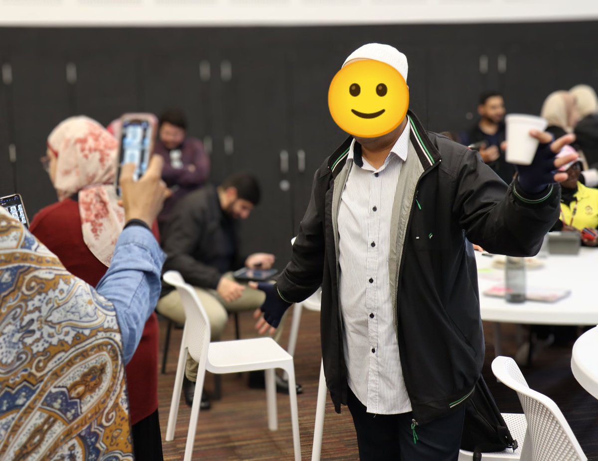 suffian_amin's tweet photo. Just completed a whole school Professional Learning series on how the iPad can be used to engage students in their learning. It's fantastic to see teachers having a go and embracing digital learning! https://t.co/PCQqNLnfvz