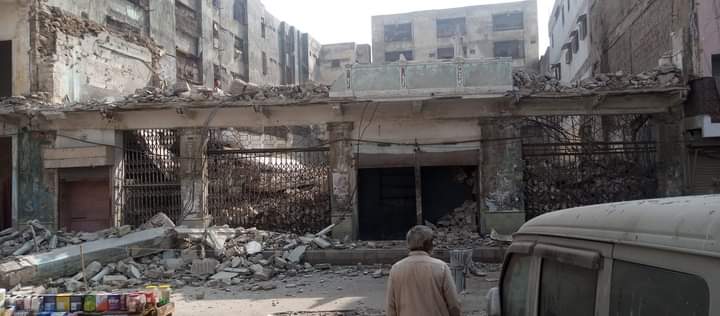 SarbazSaeed's tweet photo. City's Landmarks 100 years old Roxy cinema Old Areas being demolished. https://t.co/QCSu9LhOxg