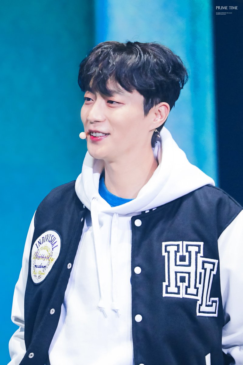 PT_DJ74's tweet photo. 221015 하이라이트 팬콘 

ᵔᴥᵔ

#하이라이트 #윤두준 https://t.co/sceu6fNNJV