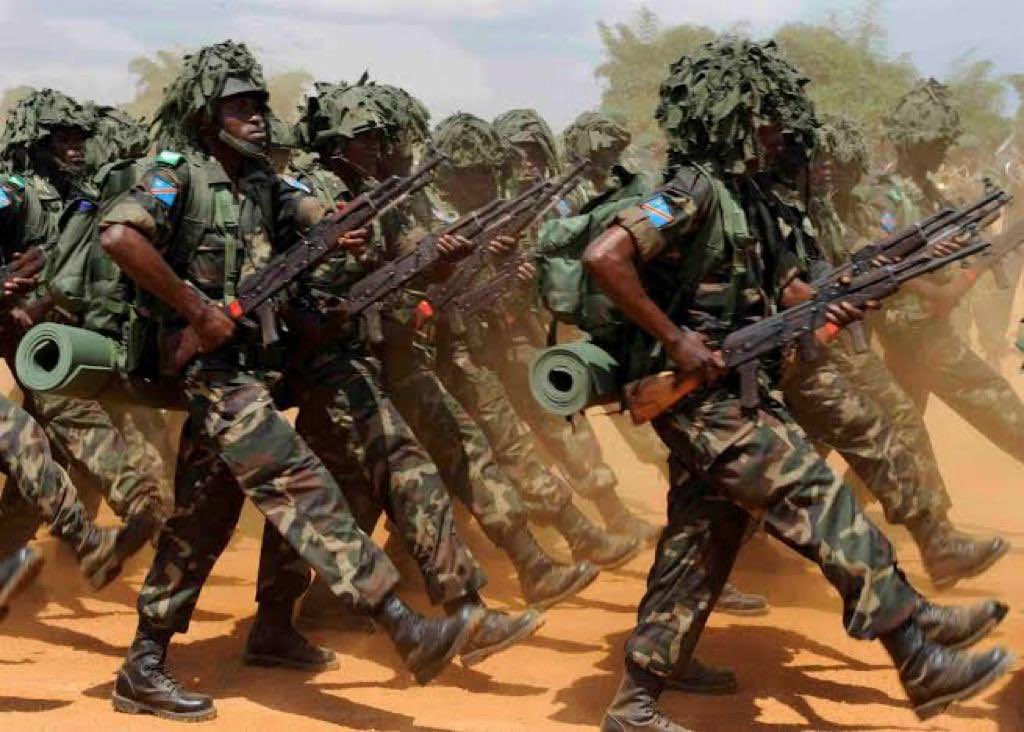 tokwauluaena2's tweet photo. #RDC Chers compatriotes,
La musique,danse sont des dons de #Dieu Ya un temps pour tout
Cessez #Wengetisation de la politique.
L’armée @FARDC_off doit rester<la grande muette> et doit pas verser dans la télé-réalité.l’Autorité supérieure d’un soldat c’est la MORT
SOYONS SÉRIEUX🇨🇩 https://t.co/IgjMfB1xwY