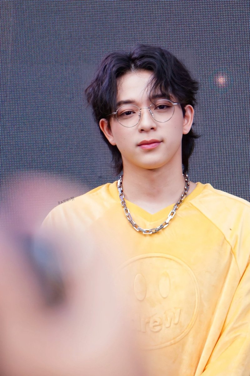 pattiepatc's tweet photo. มาหาแล้วววว ลูกชายแมะหล่อมากก #OWNDAYSXBKC 
#OWNDAYSThailand7thAnniversary
#ODTH7thAnniversary
#บาสเด็กอ้วนที่แท้จริง @basjtr https://t.co/tFTvv8t82P