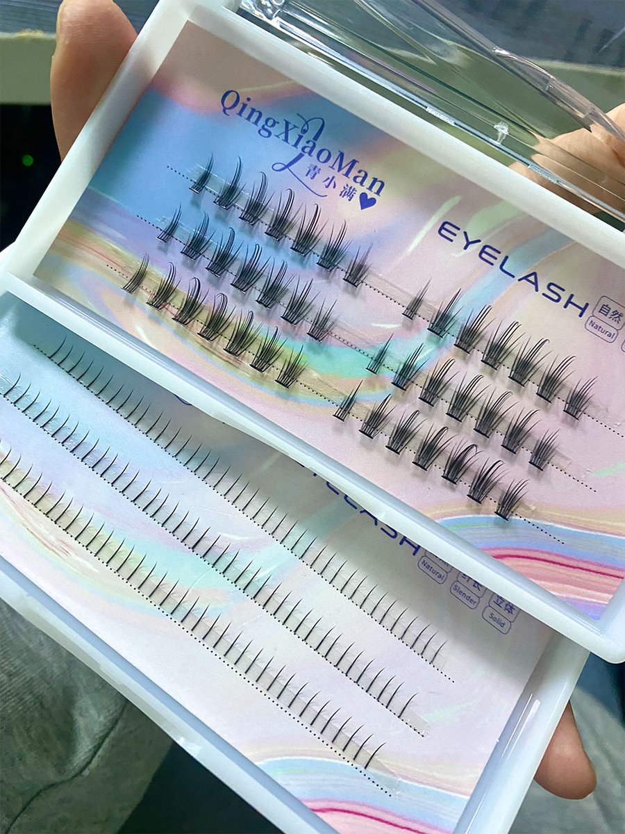 NiiingY's tweet photo. It was the first time I tried to apply false eyelashes to myself. Although it took a long time, I still like my eyes after applying false eyelashes.#eyelashes #eyes https://t.co/nulPChmuyE