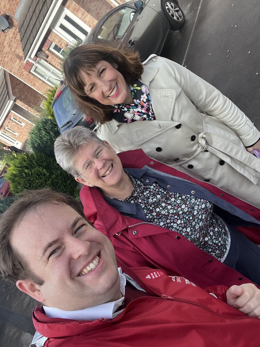 Lovely to join my friends @RachelReevesMP @JaneHutt campaigning in #ValeOfGlamorgan yesterday speaking to voters who want a fresh start for the UK and serious leadership with a @UKLabour government working with our @WelshLabour government #GeneralElectionNow
