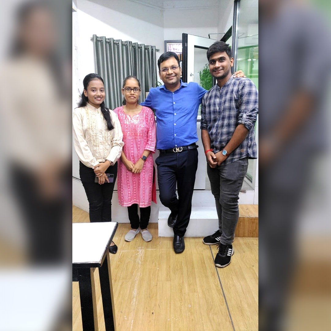 satishjalan1's tweet photo. 😮 Surprise students meet with our CMA Final Passout Students at SJC Institute.🥰
#sjc #sjcinstitute #students #meetup #bestwishes #proudmoment #studentmeetup #surprise #surprisevisit #surprised #happy #like #beautiful #photooftheday https://t.co/QivgSwGlFR