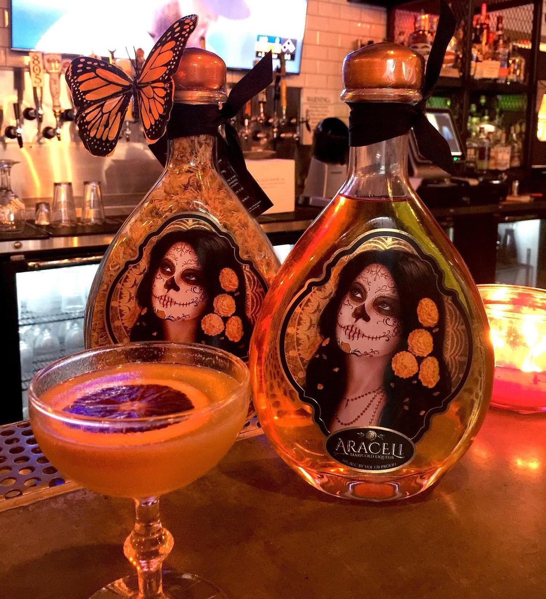 If you know, you know! 😉 

#aracelimarigoldliqueur #araceli #marigold #liqueur #liqueurs #cocktail #cocktails #friends #family #familia #margarita #sugarskull #sugarskulltattoo #hechoenmexico #happyfall #fallismyfavorite #dayofthedead #díadelosmuertos #cempasuchil