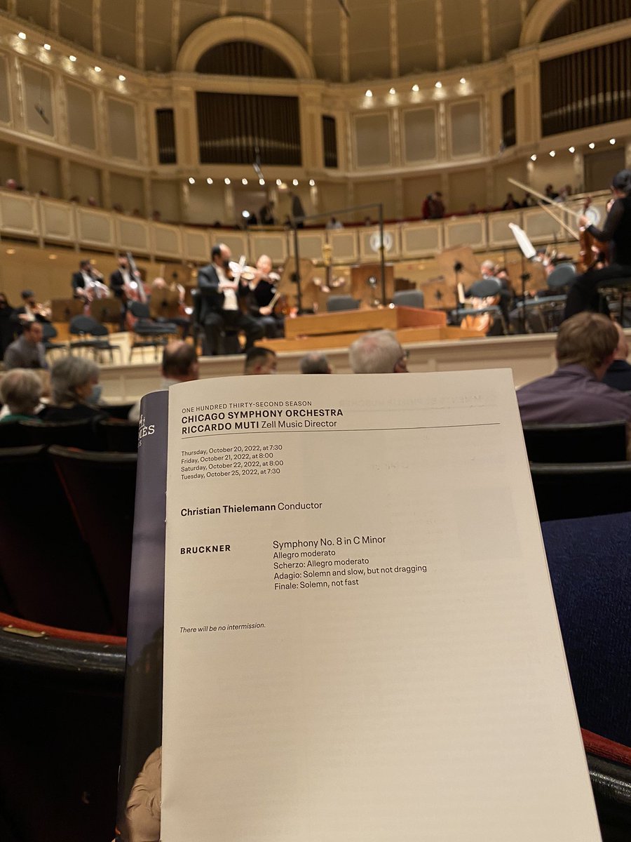 classicalwduke's tweet photo. Bu akşam, bence Bruckner’ın 8.senfonisini dünyada en iyi yorumlayan şeften bu senfoniyi dinledim. Gerçekten inanılmaz bir deneyimdi. Thielemann’ın esere olan tutkusu hala çok başka, bu çok belli. Lakin Şikago Senfoni Orkestrasıyla aynı dili konuştuklarını düşünmüyorum… https://t.co/YovfKqjOfb