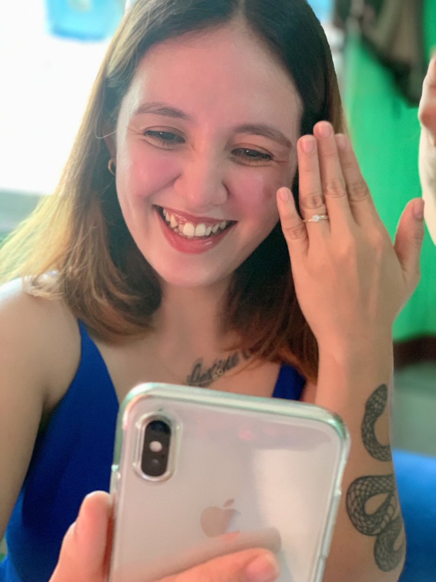 MAMIMAMON00's tweet photo. Engaged on my natal day! 💖🎉✨ @STVNUDER25 https://t.co/tVaQxy27HT