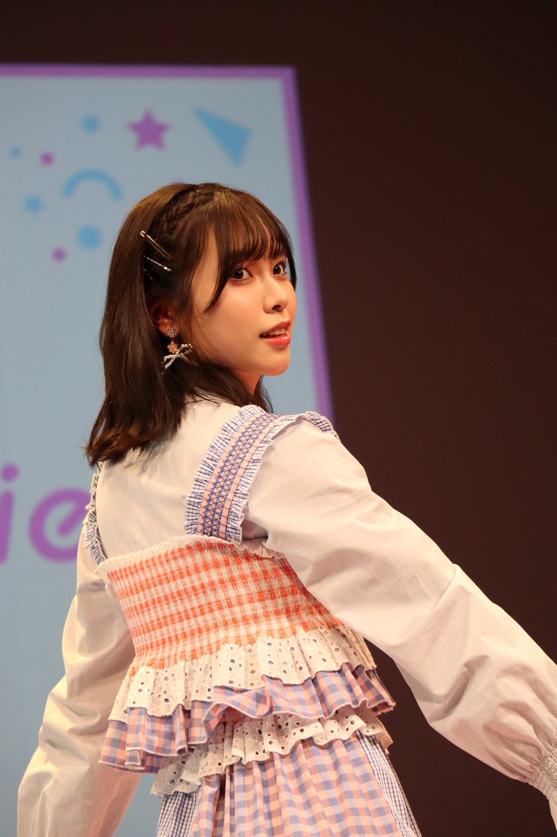 704naoshi704's tweet photo. りーちゃん大阪1部最高だったあああああああ！2列目だからめちゃくちゃ近くて、目が幸せでした😭
近くでお写真撮ることもできて、もう幸せ😭😭😭😭😭

少ししか編集できてないけど、素材が良いと生データでも美しいね！

#Liyuu
#YuUKoiDays
#YuUKoiMemories https://t.co/gf6Wns5oST