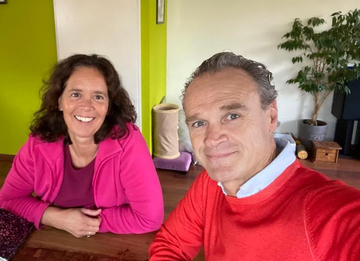 Het voelt als een vervolg op deze 👇eerdere podcast met vriendin/ journalist <a href="/MarijkeKolk/">Marijke Kolk</a>. 
Opnieuw een voor mij, en hopelijk voor anderen, waardevol luisterdoc.
Dank <a href="/CKoppenhagen/">Casper</a>,  @medischcontact !

Over #levenmetnah, geluk, liefde en meer.

podcast.medfeed.nl/deeplink/8607a…