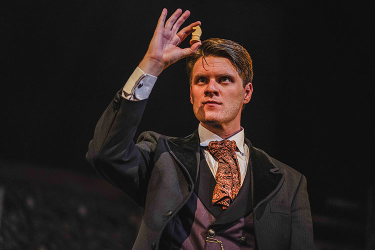 Love a good mystery? 

Then visit #blog to find out more about Sherlock Holmes : The Valley of Fear as it will be heading to <a href="/CreweLyceum/">Crewe Lyceum</a> #Theatre this Nov:

👉yeahlifestyle.com/sherlock-holme…👈 <a href="/Blackeyedtheatr/">Blackeyed Theatre</a>

#SherlockHolmes #Live #blogger #datenight #actor #CHESHIRE #uk #crewe