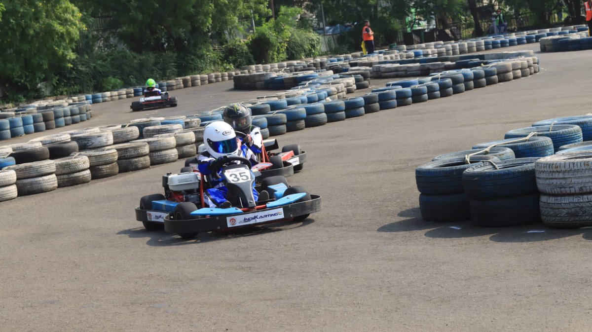 IndiKarting's tweet photo. Hamza Balasinorwala the winner of the overall pro cadet races with a complete domination 🔥🙌

#Ajmeraindikarting #Indikarting #Motorsports #BestvsBest #Mumbai #Champion https://t.co/4oZhqXbvBK