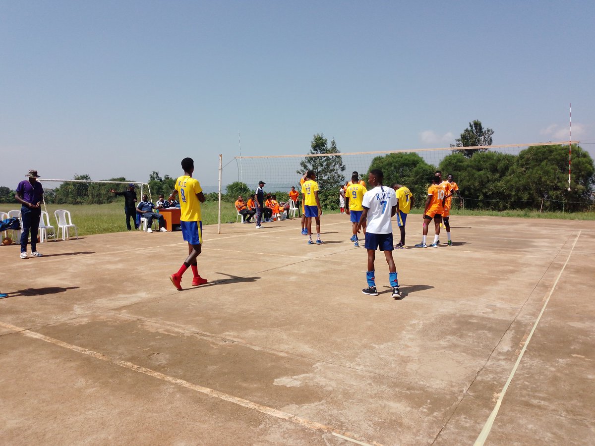 KVC_Capa's tweet photo. The boys are in Game 1 of #RwandaNationalVolleyballLeague Phase II hosted by #APRVBC, against @GisagaraVBC
#KVCcapa💪💪💪
@Rw_Volleyball @Forzzagaming @CityofKigali @InterfaithRda @ruterafernand @SibomanaViateur https://t.co/ItqrbjVbxK