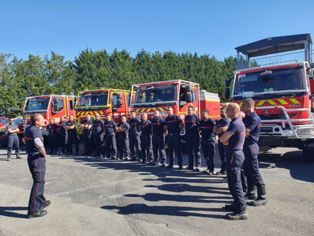 pompiers36's tweet photo. 🔥🚒 À plusieurs reprises durant l’été, ils ont constitué le Groupe d'intervention feux de forêt (GIFF) "Berry" avec le @SDIS_18. Une organisation mise en place depuis 2015 et qui vient de franchir le cap des 25 missions en cette année 2022. https://t.co/ZrHKHJU9JR