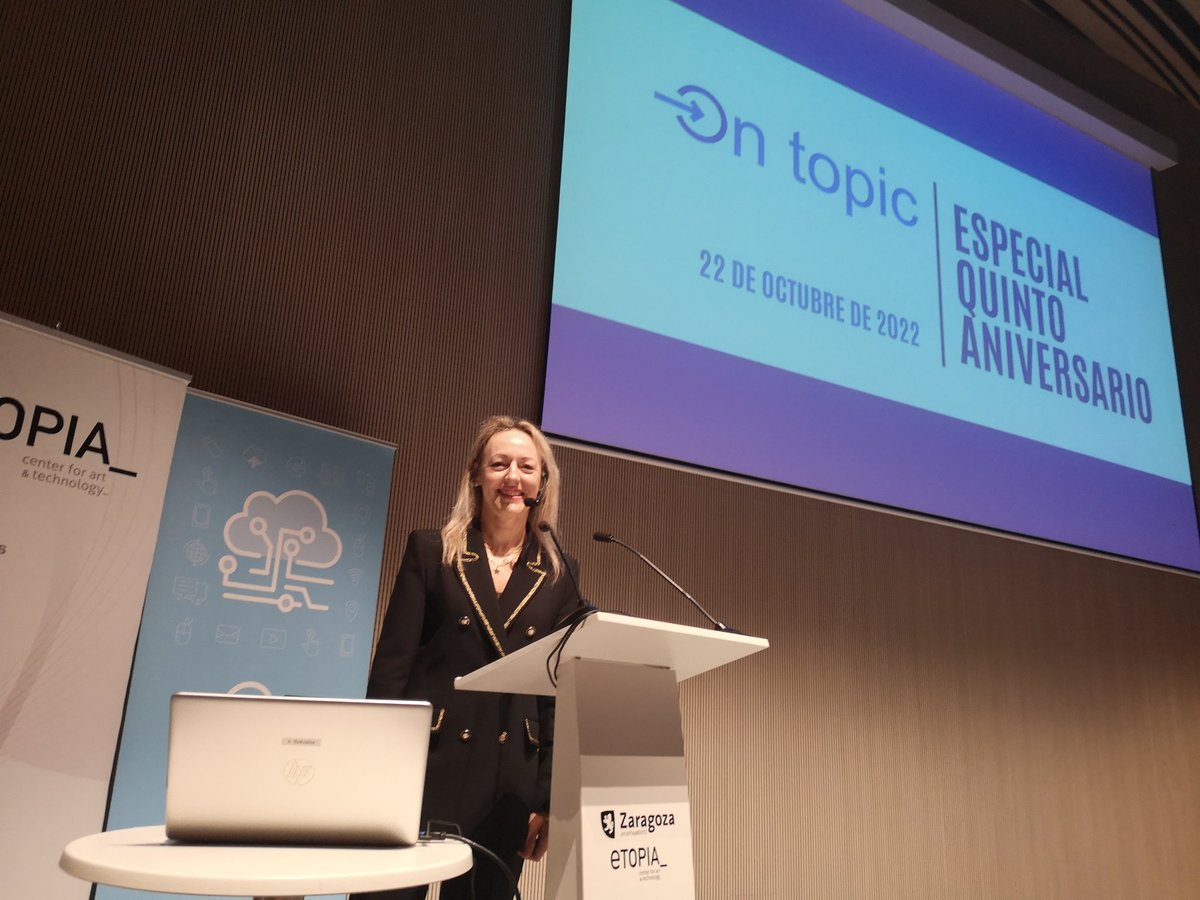 En nada arranca 🎉quinto aniversario de #OnTopic <a href="/OnTopicos/">OnTopic</a> que ilusión! Probando micro. Antes de compartir ideas en taller de #plan de #comunicacióndecrisis  empieza el taller de #innovación en #periodismo con <a href="/soyMariovidal/">Mario Vidal 🚀</a>  #comunicación #Zaragoza