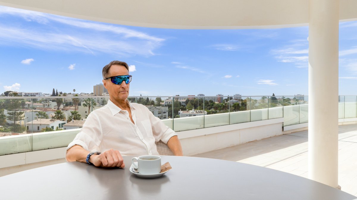 You want to do something for your health while enjoying a lovely holiday? I have found the perfect place for this - read my article about the fabulous Longevity Health &amp; Wellness Hotel on the Portuguese Algarve:
khllifestyle.com/blog-entries/l…
#longevity #algarve #traveltips #traveling