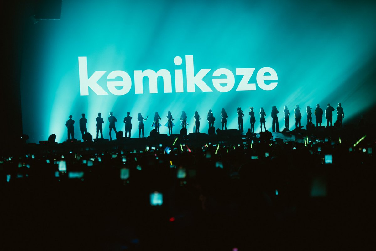 kamikaze_music's tweet photo. ยังไม่ออกจากคอนแน่นะวิ งั้นก็กลับไปนั่งดู #Kamikazeparty2022 ด้วยกันตอนนี้เล้ยย เจอกันที่โซนA (AIS PLAY) น๊าา🥳🎉
#โตมากับกามิ #AISPLAY https://t.co/8cCO9pkB4I