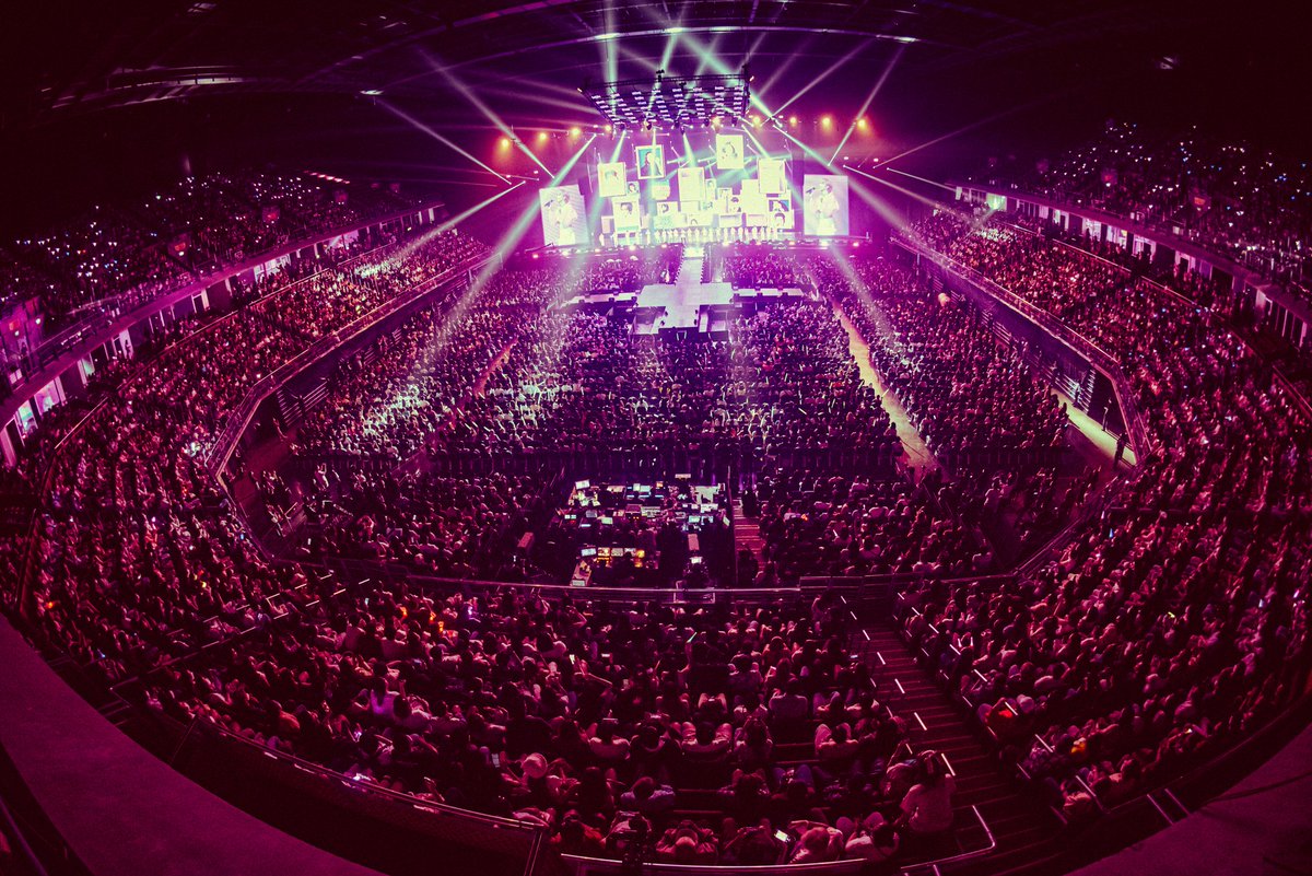 kamikaze_music's tweet photo. ยังไม่ออกจากคอนแน่นะวิ งั้นก็กลับไปนั่งดู #Kamikazeparty2022 ด้วยกันตอนนี้เล้ยย เจอกันที่โซนA (AIS PLAY) น๊าา🥳🎉
#โตมากับกามิ #AISPLAY https://t.co/8cCO9pkB4I