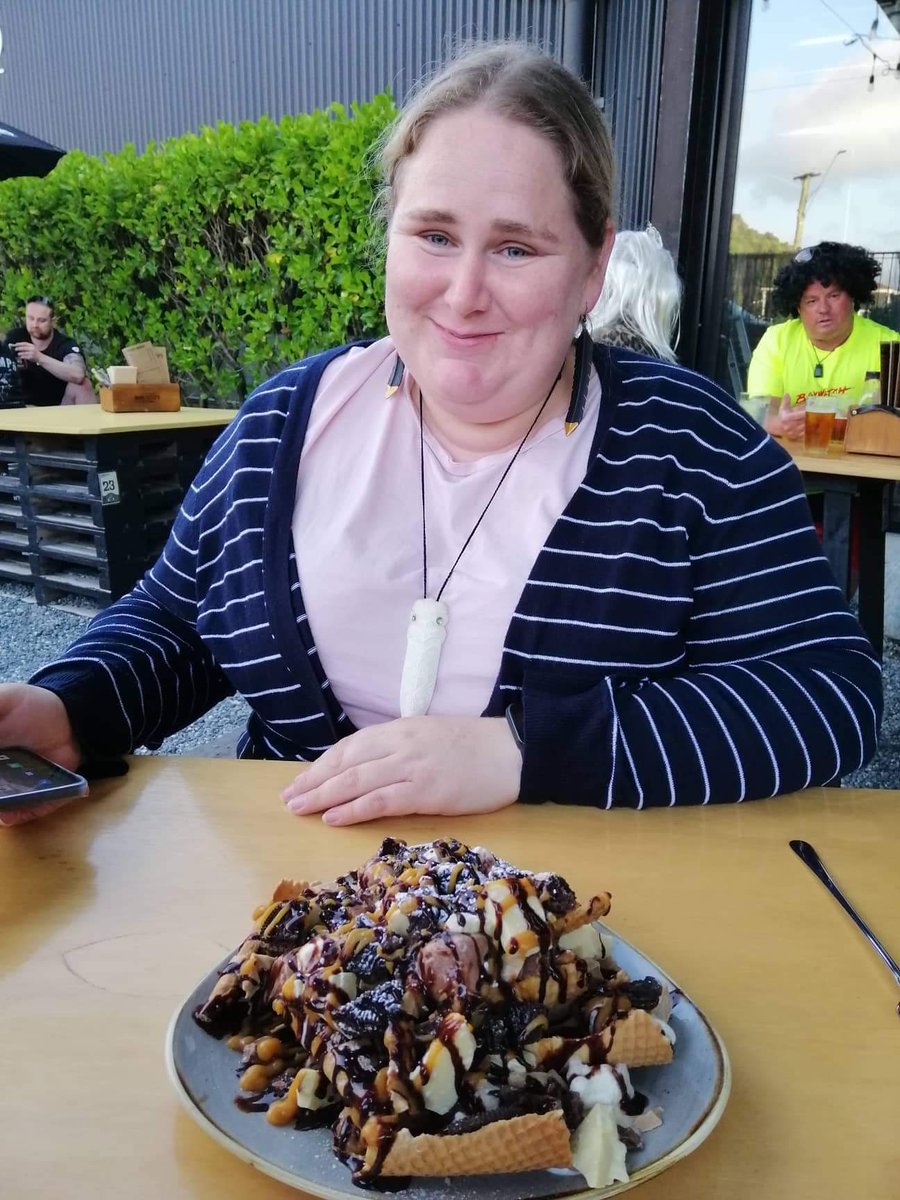 TeacherMumNz's tweet photo. Immediately regretted ordering Icecream nachoes... #goodbyediet https://t.co/jrRF6qkkpi