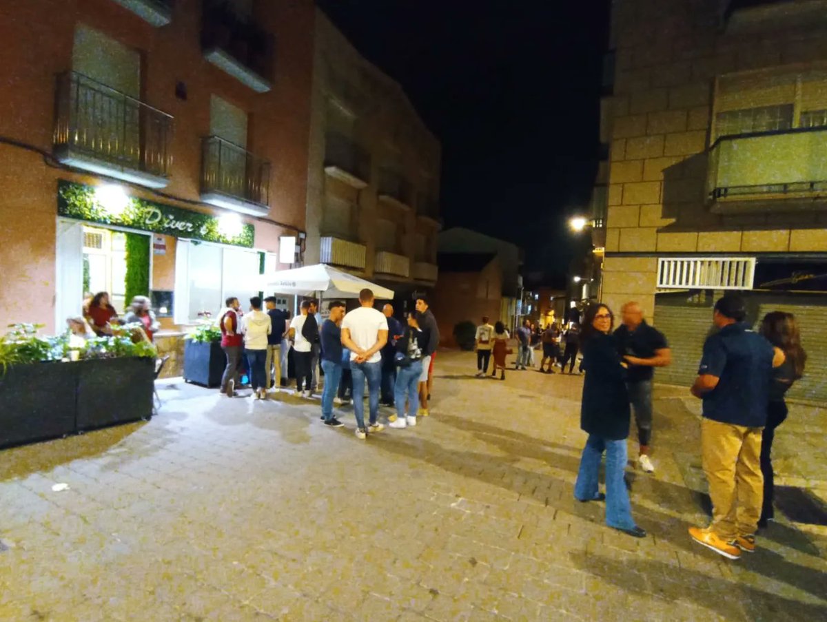 JxCatPota_Rojos's tweet photo. Encetem la VI Corretapes a Castellbisbal🙌✌️!
Encara queda molt cap de setmana per fer un tast de totes i cadascuna de les tapes que s'ofereixen en els establiments participants.
Més informació a 👇
https://t.co/zbByrV8qWc
#corretapes #castellbisbal #comerçlocal https://t.co/RUVU8lZzVw