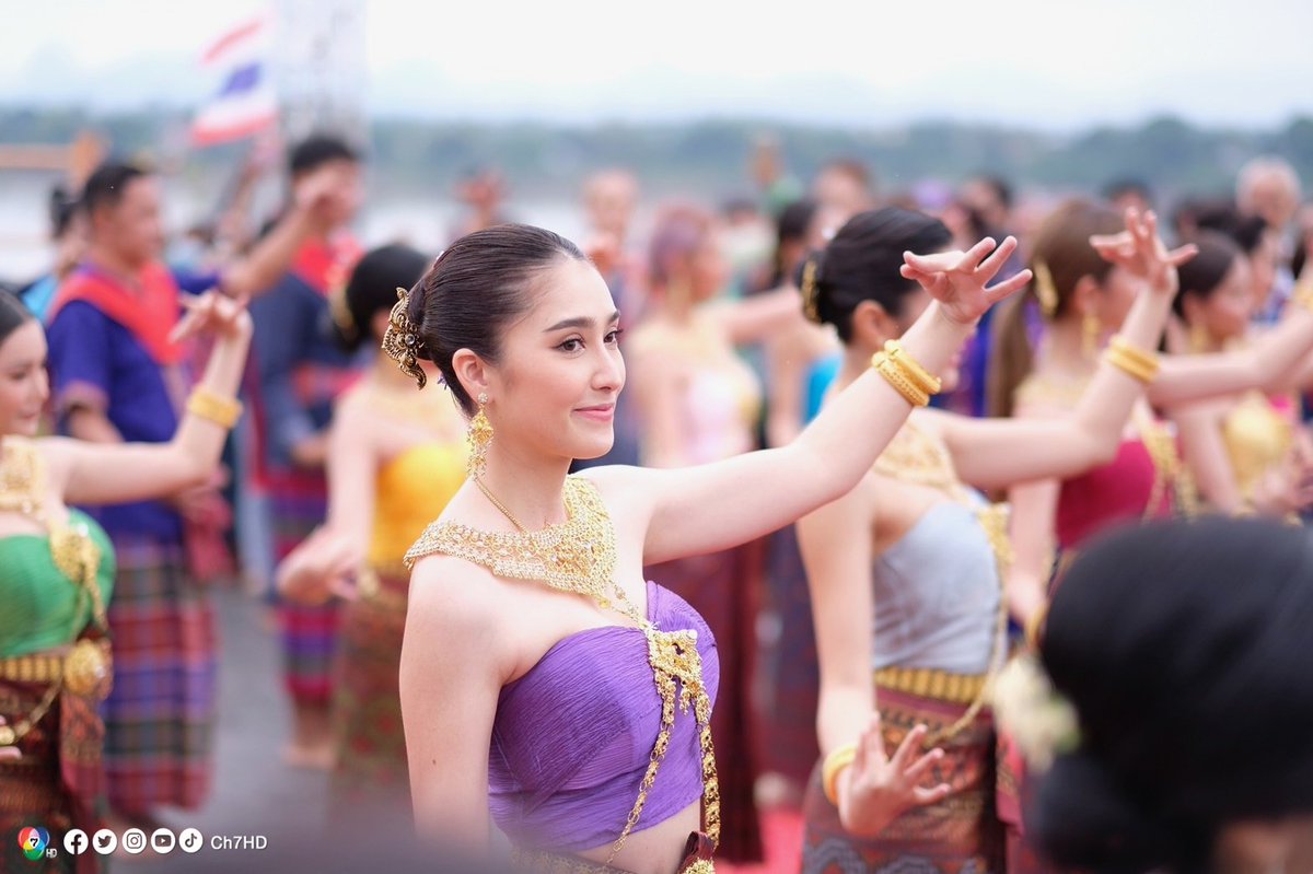 #ฮาน่าลีวิส ร่วม #รำถวายพ่อปู่พญานาค ก่อนปล่อยตัว #โตโน่ ว่ายน้ำข้ามโขง ระดมทุนจัดหา เครื่องมือทางการแพทย์ #OneManAndTheRiver #โตโน่ภาคิน