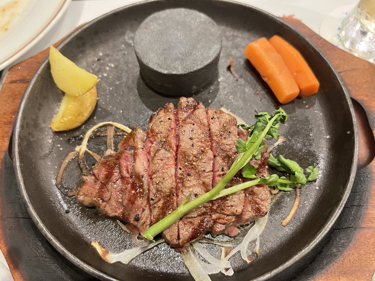uw_rc's tweet photo. 旦那の夕飯用意しなくていい日とか最高🤘🏻
こないだ食べたお肉美味しかったなぁ🤤 https://t.co/KSWLdvBptP