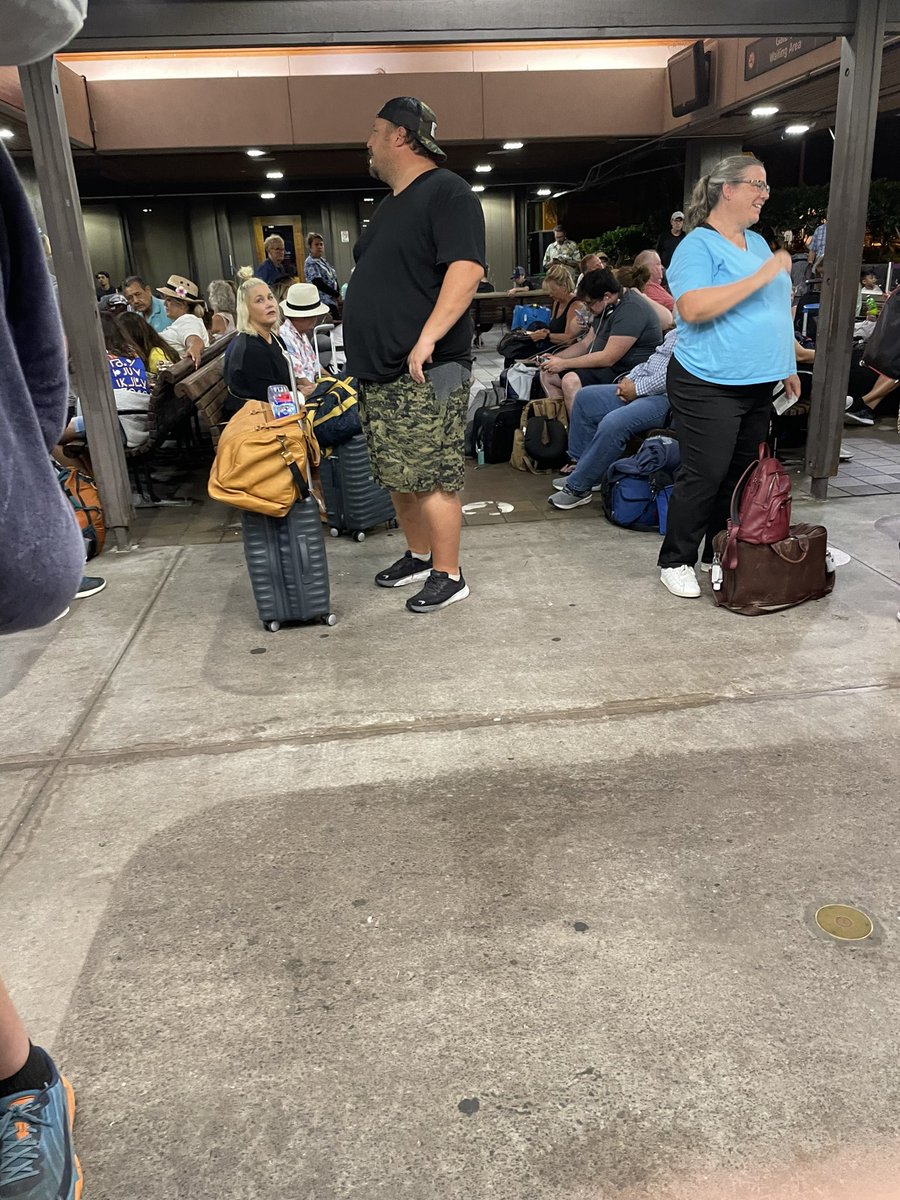 khleigho's tweet photo. @delta…. For real, please tell us what is happening!!!!  Your fans would love to know .., we just want some communication please!!! https://t.co/ZXETFlu5Kh