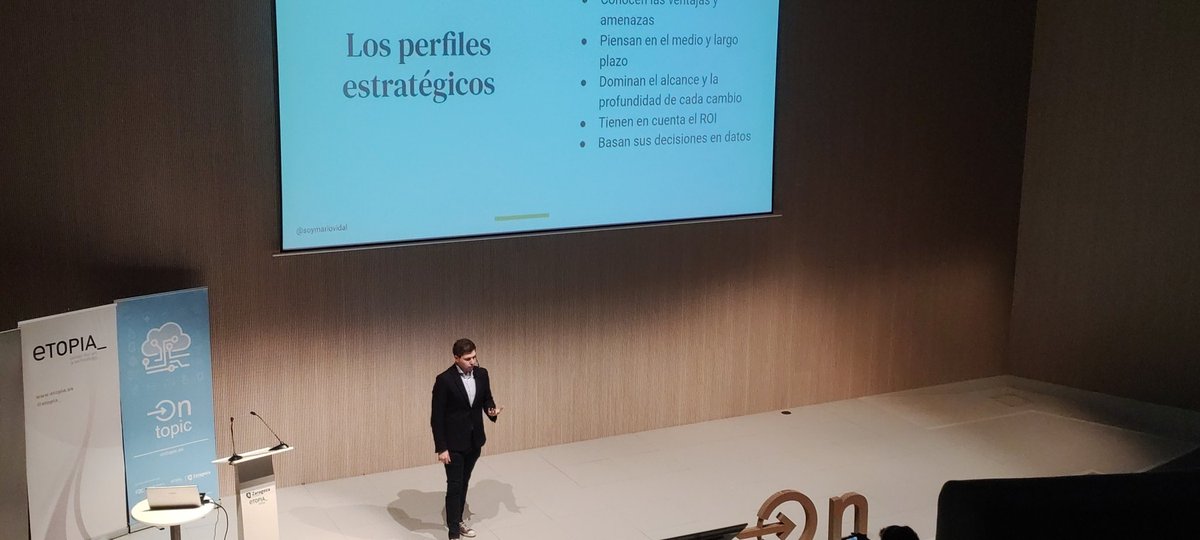 Ahora con  <a href="/soymariovidal/">Mario Vidal 🚀</a> aprendiendo  pautas para innovar en la industria de la comunicación, con  perfiles estratégicos imprescindibles para el éxito <a href="/OnTopicos/">OnTopic</a>