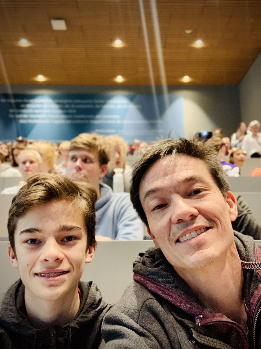 Werk ik al 15 jaar in WO, <a href="/tudelft/">TU Delft</a> en <a href="/AMS_institute/">AMS Institute</a>, maar is toch anders als je met je eigen kind in de collegezaal zit. <a href="/UniLeiden/">Universiteit Leiden</a>, #opendag.