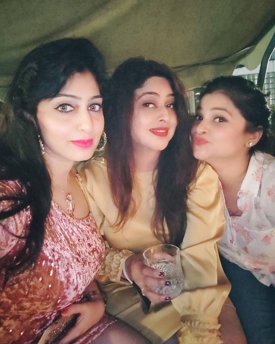 SwatiKumari69's tweet photo. Kiss me 🙈❤️ https://t.co/4CrvZ8bIZg