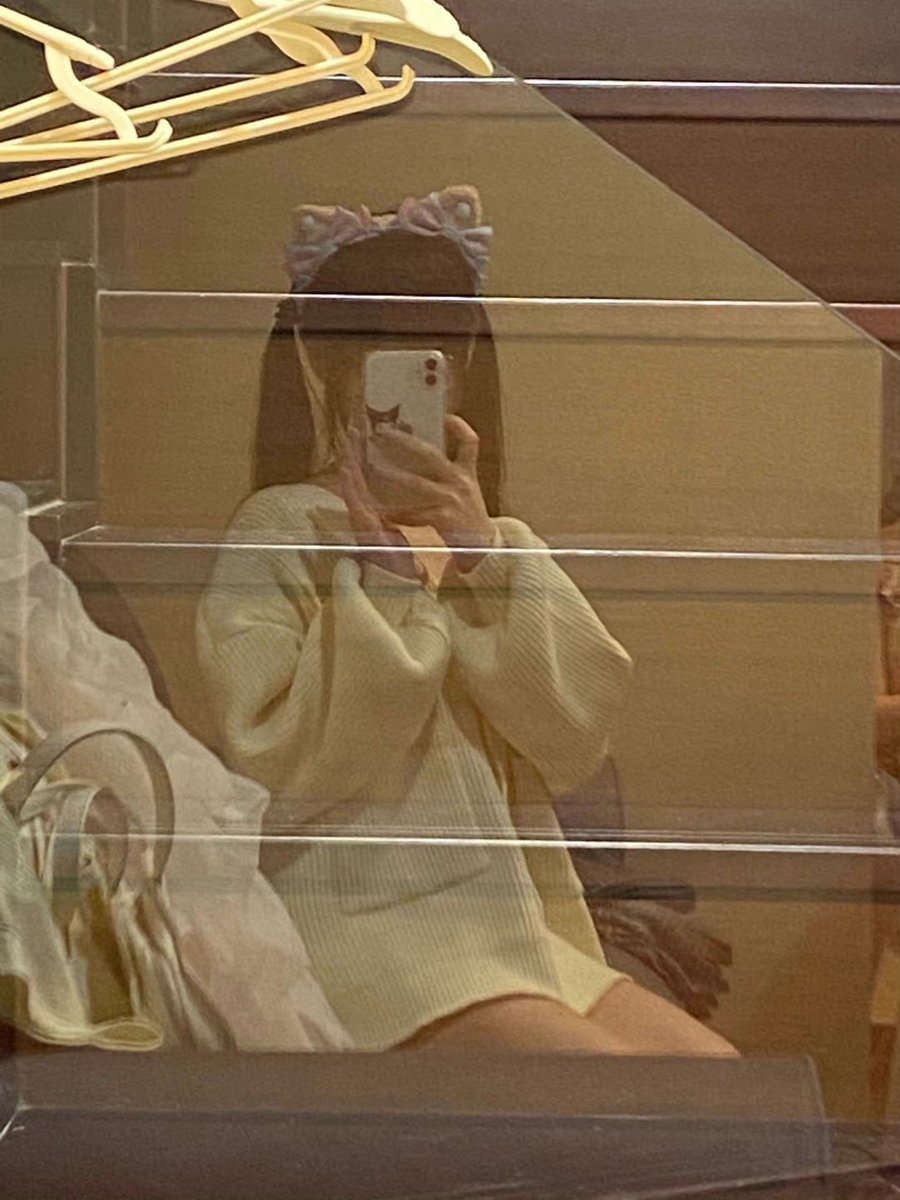 芙兰朵露 on Twitter: 应要求更新一些图 妹妹是真的很可爱 小脚很嫩 舔上去像是触碰发果冻一般柔软 也没有很重的汗臭味 取而代之是 ...